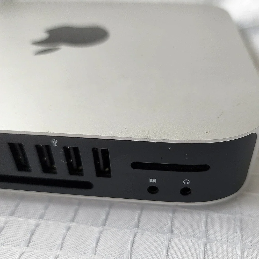 Apple Mac Mini A1347 Late 2014 EMC 2840 Powers on Locked For Parts‎ and Repair